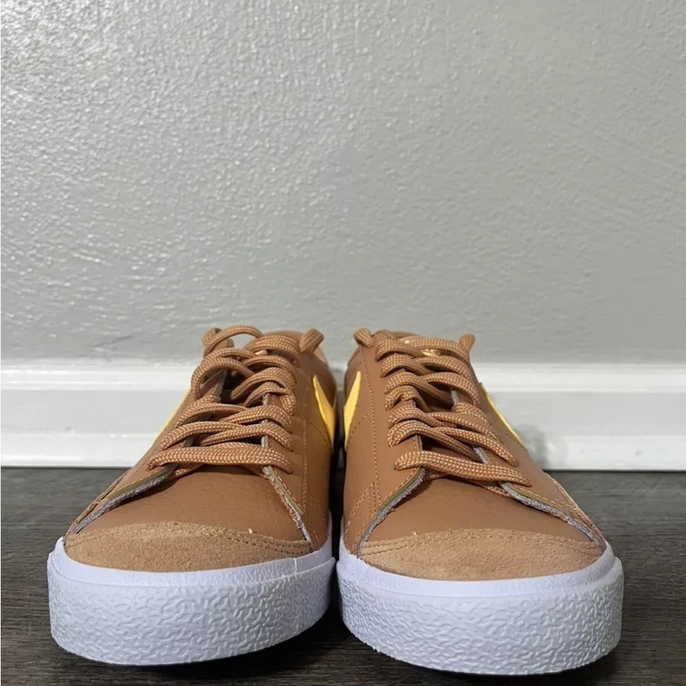 Nike Blazer Low '77 (GS) Amber Brown/Melon Tint Sneaker 7Y/Women 8.5 DA4074 200 - Picture 2 of 11